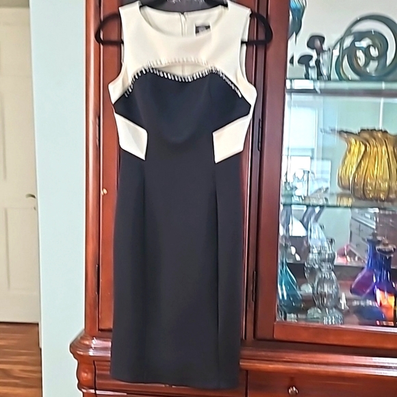 Vince Camuto Cutout Sequined Front Shealt Scuba dress Color block sz 2 n… - Picture 2 of 11